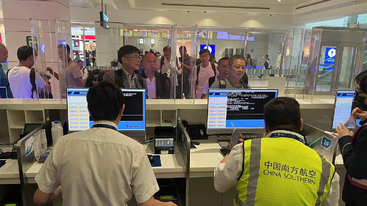 有片∣南航保障22名從蘇丹撤離的同胞回國