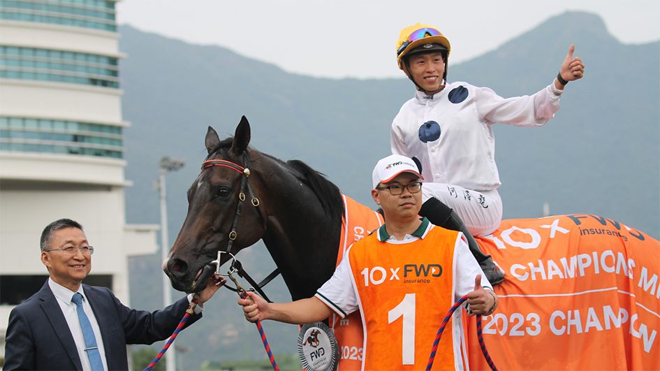有片｜三勝冠軍一哩賽創造歷史 金鎗六十榮膺全球獎金王