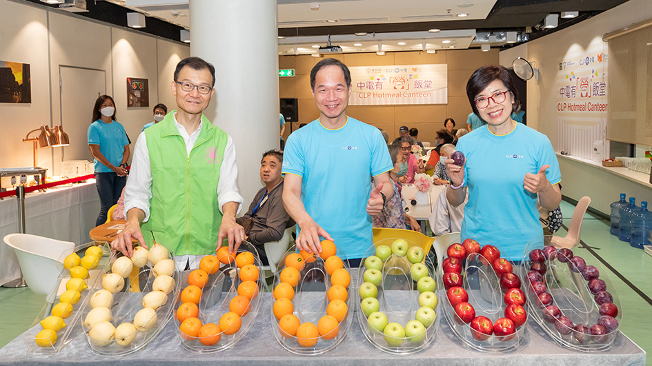 中電高層變身有「營」飯堂店長 自助美食慶祝逾百萬熱食贈社群