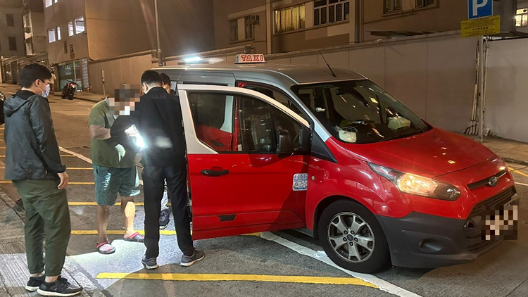  五一黃金周打擊濫收車資 警拘2名的士司機