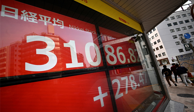 東京股市小幅回落