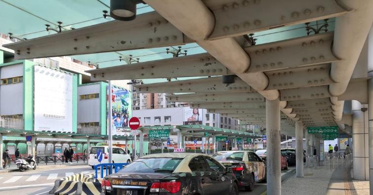 港女澳門搭的士拾遺不報被捕 涉4萬多元財物