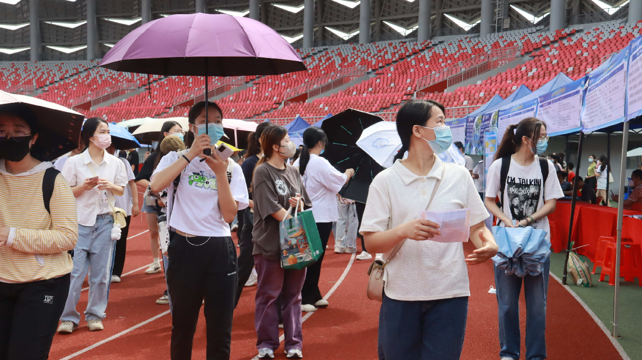 聚焦製造業當家 近7000個崗位亮相清遠大型招聘活動