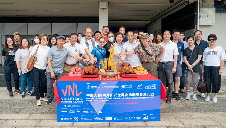 有片丨世界女排聯賽香港站今早進行拜神儀式 祈求賽事順利舉行