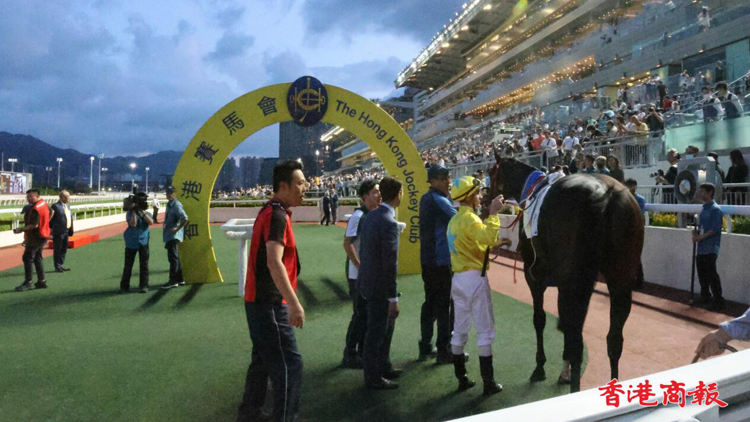 圖集 | 首次黃昏馬入場人數下跌