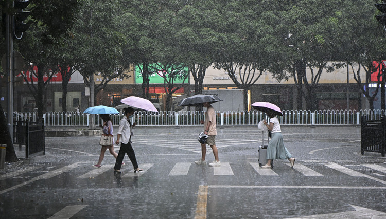 高考期間粵省多雷雨氣溫高 多部門建議考生提前規劃赴考路線