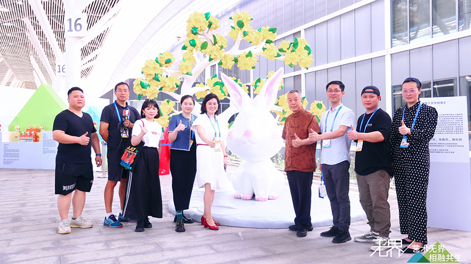 「無界——深港澳青年藝術大展」驚艷亮相文博會 深港澳藝術家攜手共建「人文灣區」