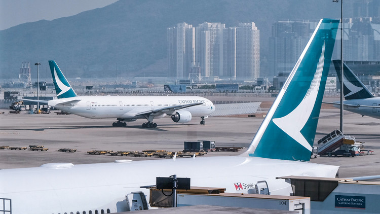 國泰7月起上調機艙服務員薪酬 新丁月收入可達2萬元