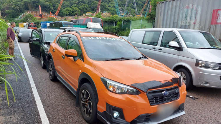 大埔吐露港公路4分鐘內發生2宗車禍 1人受輕傷