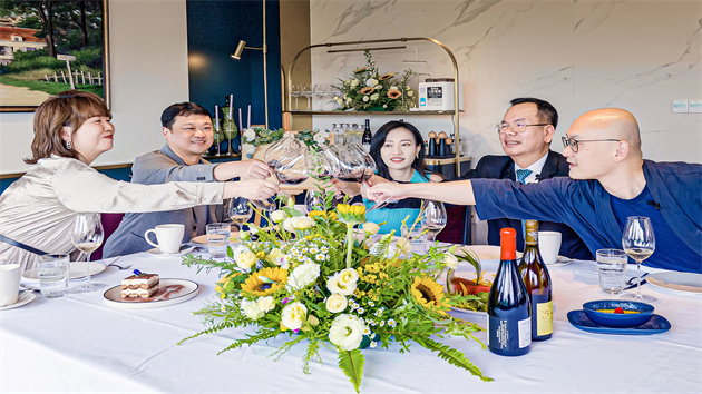 胡薇的下午茶｜港台企業家廈門對話 談心境和環境對成就的影響