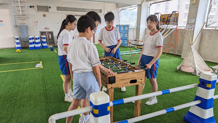 正覺蓮社佛教黃藻森學校推「築夢·起動校園」計劃 學生將荒廢天台變遊樂場