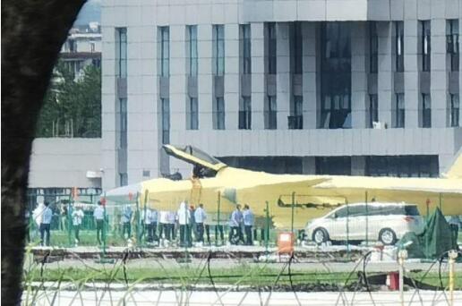 消息指殲-20隱形戰機已換上自制的渦扇-15發動機 並首度成功試飛