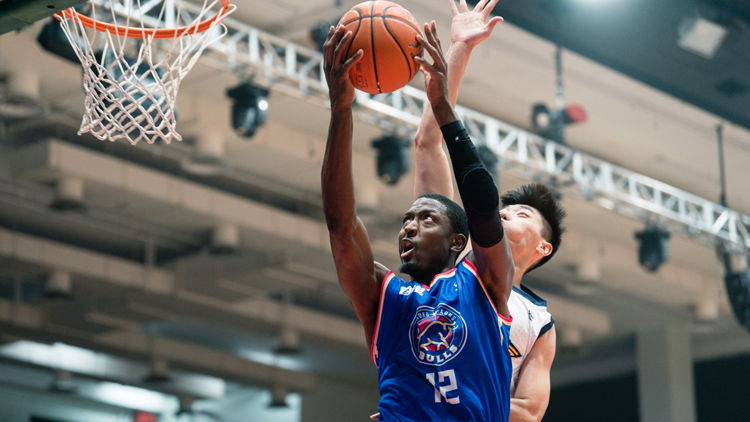 末節「三分雨」勇挫河南賒店老酒 香港金牛贏106:95再下一城