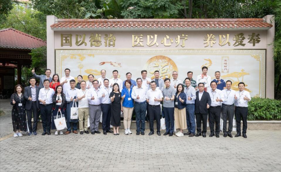 立法會議員福州探訪港籍長者