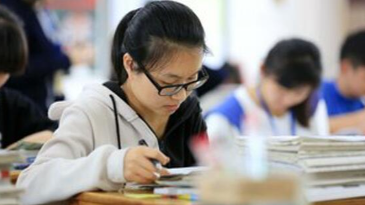 事關教育！廣東印發方案，力爭全面消除普通高中56人以上大班額
