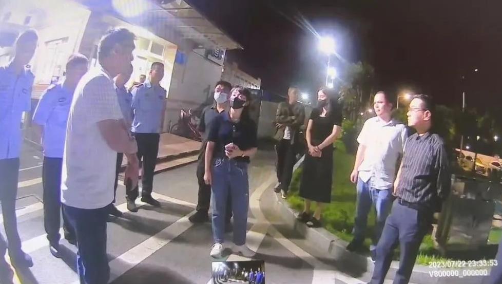 姚振華怒了！深夜派人：炒掉所有保安！驚動警方！