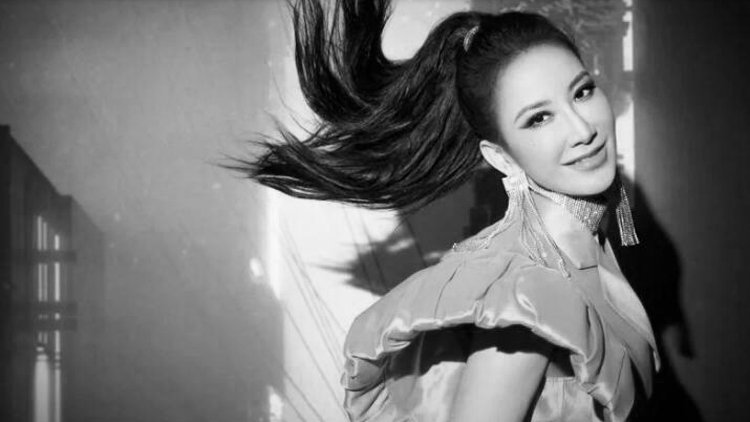 二姊李思林照顧歌迷 宣布將油管直播李玟告別式