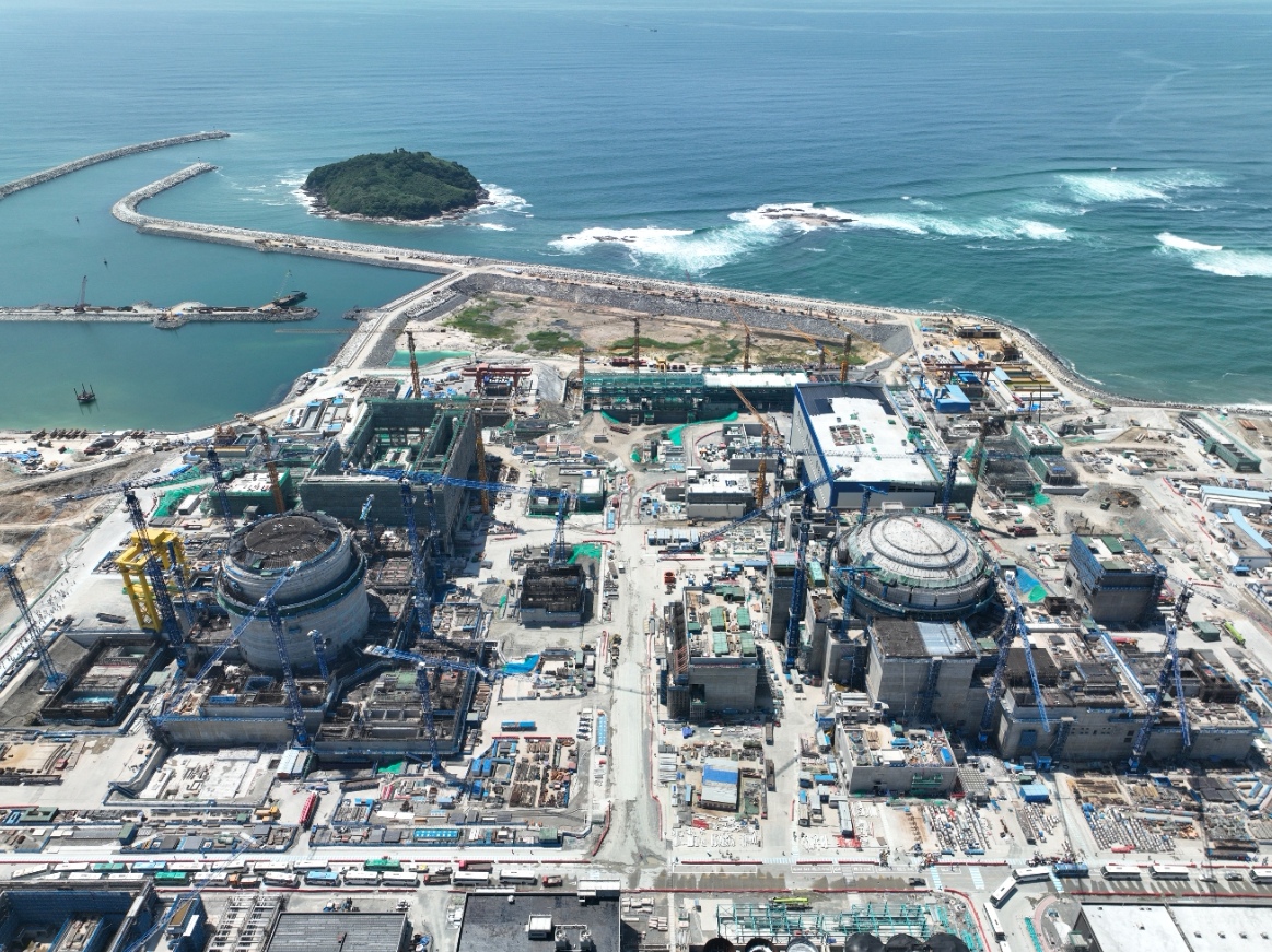中廣核廣東太平嶺核電2號機組完成內穹頂封頂