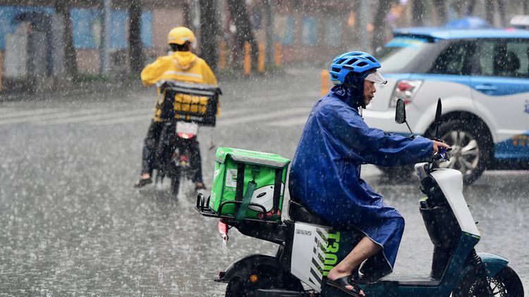 深圳普降極端特大暴雨 四項記錄打破1952年以來極值