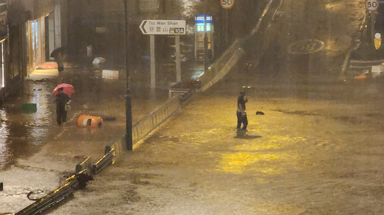 李家超：政府全力應對百年一遇「極端情況」 