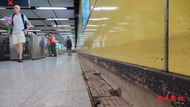 多圖 | 本報記者直擊黃大仙港鐵站及黃大仙中心北館恢復情況