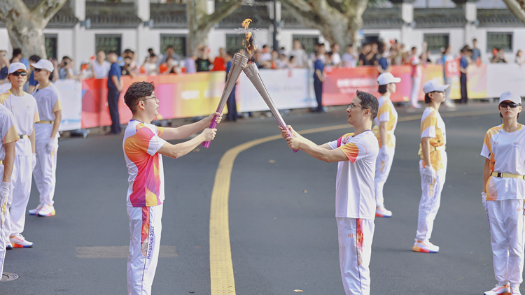杭州亞運會香港唯一火炬手代表沈慧林：觀眾熱情最感動難忘