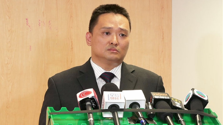 海關搗破冒牌烈酒商店 拘捕7人檢34萬元冒牌酒