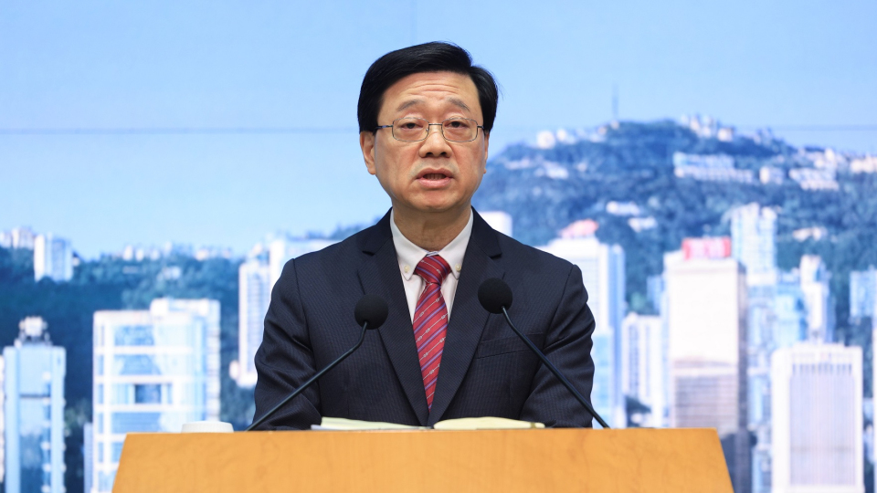 李家超：非常關注JPEX事件 警方及證監會下午將交代情況