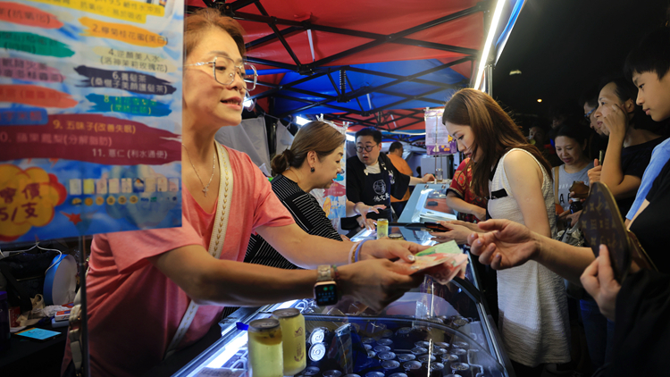 發展局：灣仔及西環海濱夜市本周末或受颱風影響而被調整