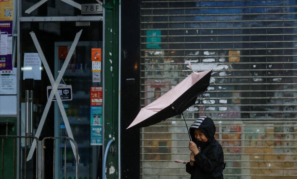 天文台將于深夜11時50分改發八號信號 至少維持至9日早上11時