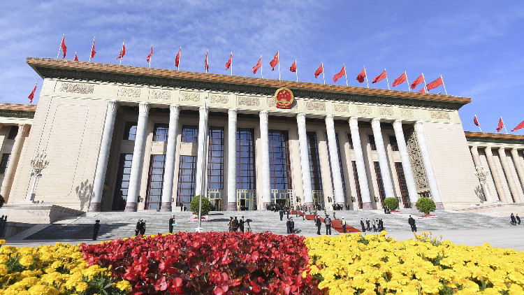 習近平會見埃及總理馬德布利