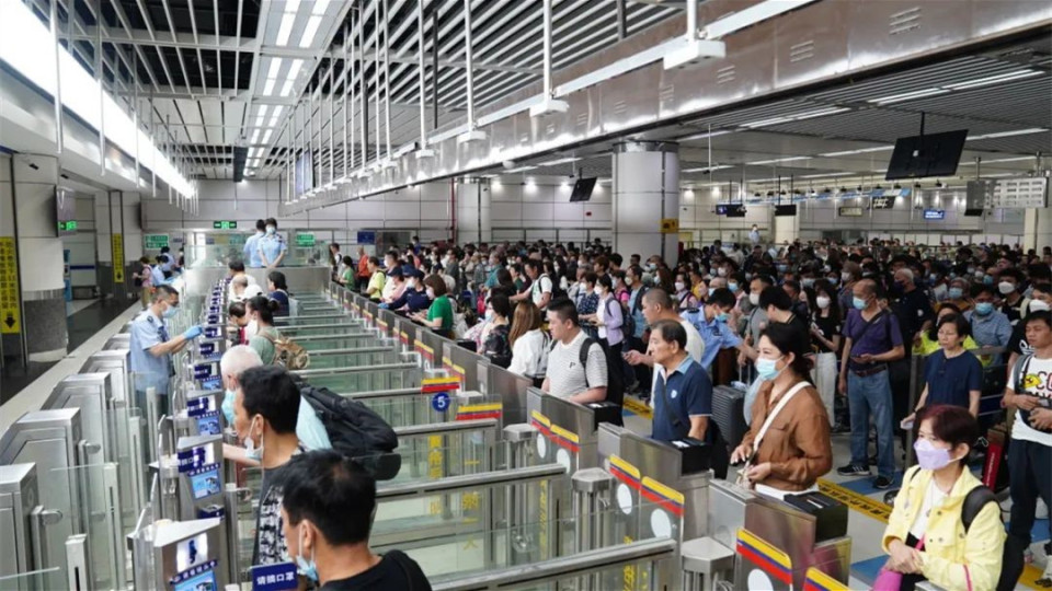 假期多口岸現人潮 劉國勳冀延長陸路口岸開放時間