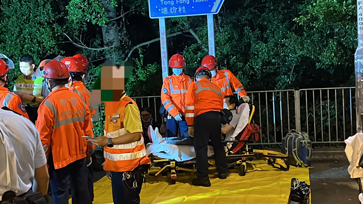 天水圍兩列輕鐵相撞25人傷 其中3人嚴重