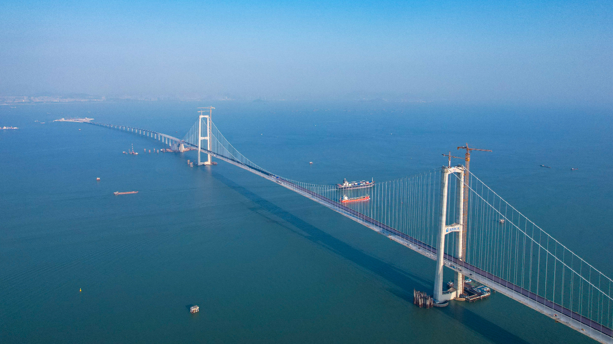 再次刷新世界紀錄 深中通道伶仃洋大橋開始鋼橋面鋪裝