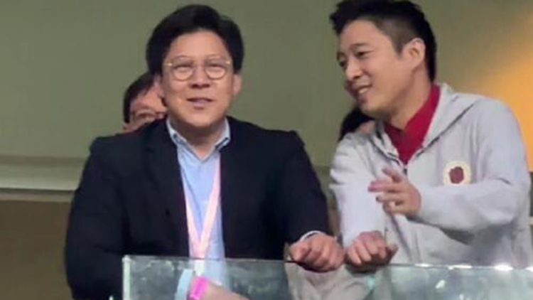 有片｜霍啟剛霍啟山兄弟情深 睇波有傾有笑