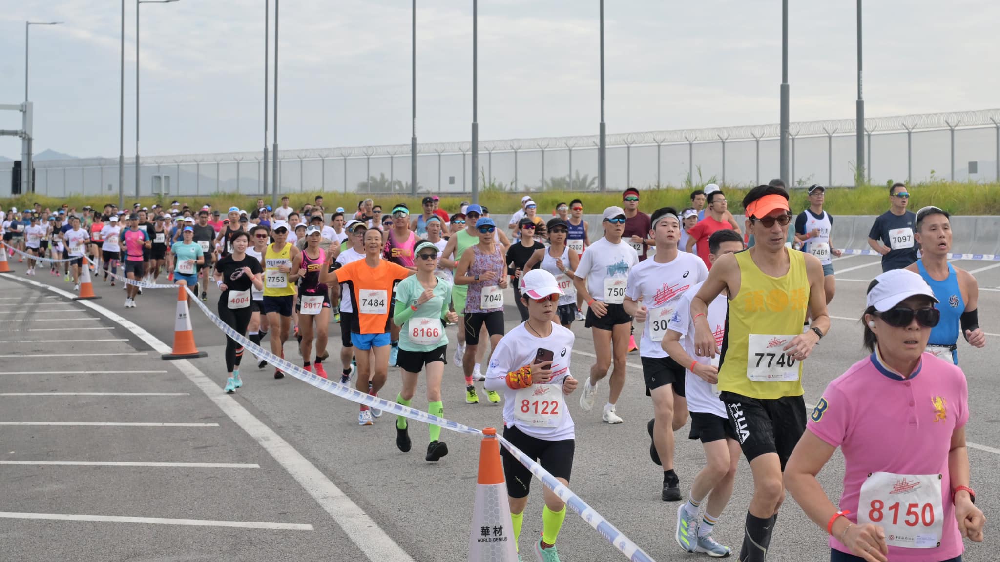 港珠澳大橋半馬開跑 周潤發參賽