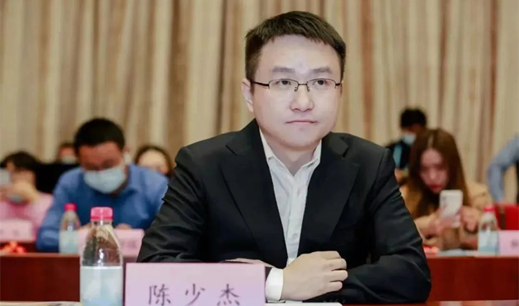 鬥魚CEO陳少傑被逮捕 涉嫌開設賭場罪