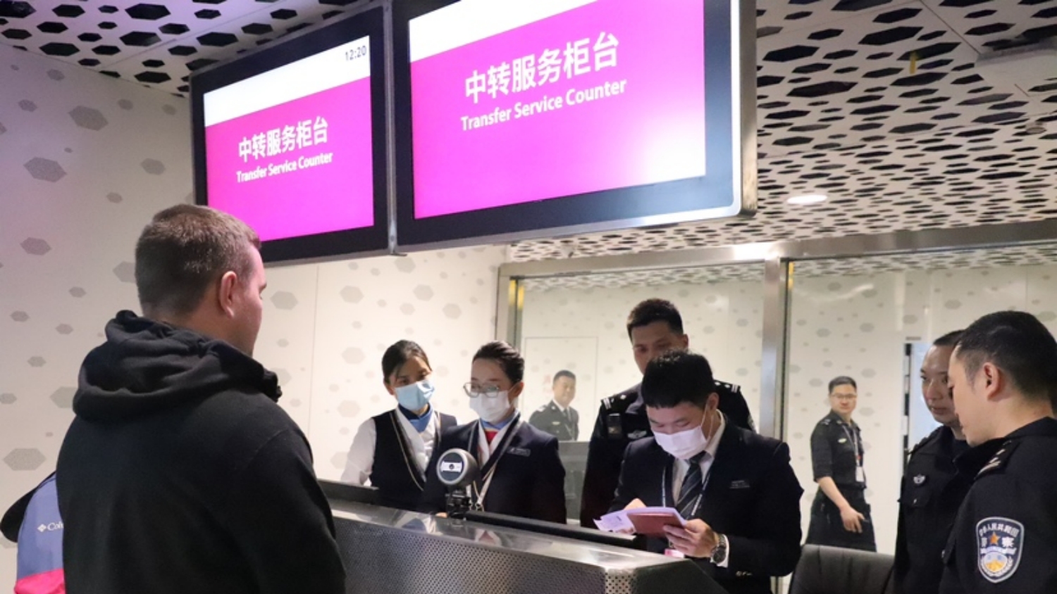 深圳機場實行24小時免簽過境 今年預增超10萬名中轉旅客