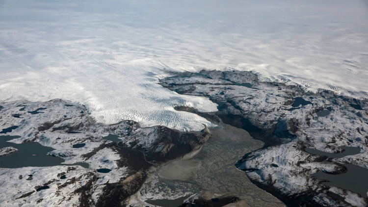 最新研究追蹤冰川變化 格陵蘭融冰比估計多20%