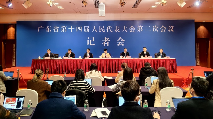 有片∣【廣東兩會】廣東省地方金融局局長於海平：粵A股製造業上市公司超過600家