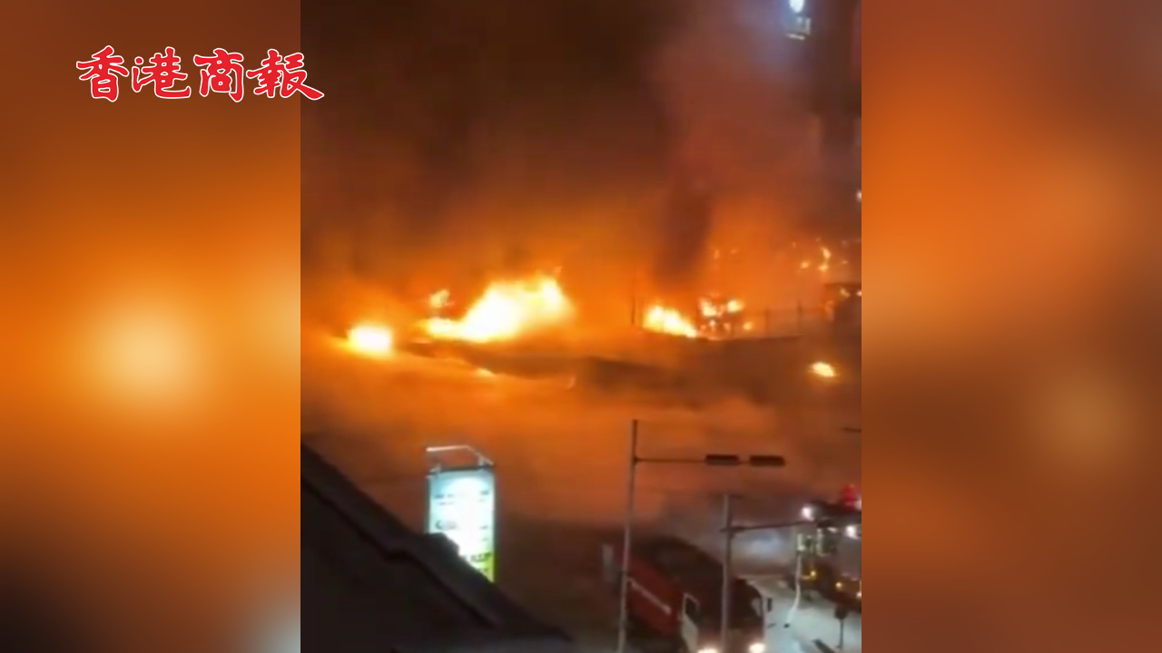 有片 | 蒙古一輛載有60噸天然氣車輛爆炸 該地區居民被疏散