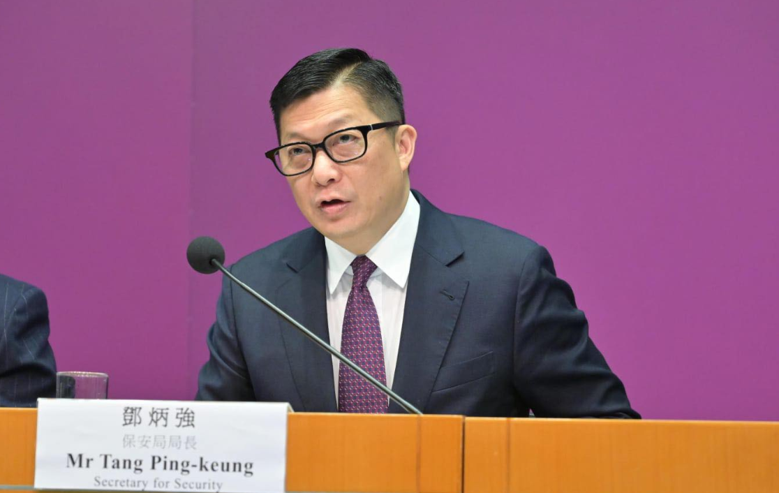 買咖啡赫見「鄧SIR, 23加油！」 鄧炳強：獲市民支持再忙都值得