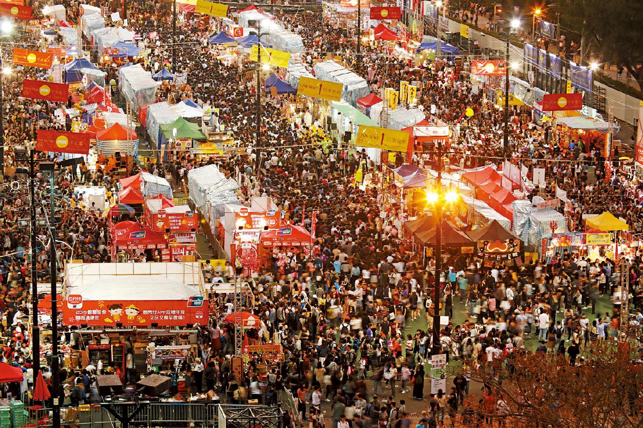 維園年宵攤檔電費激增3倍 港燈：按量收費