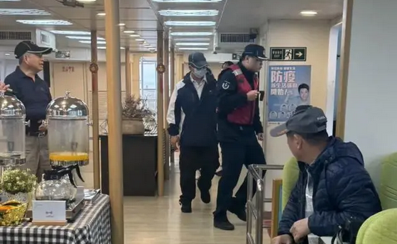 首次！大陸海警登船臨檢金門遊艇