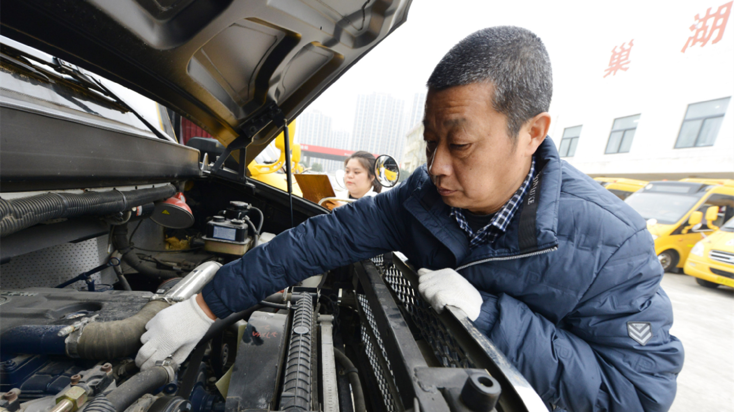 安徽巢湖：校車全面「體檢」迎接開學