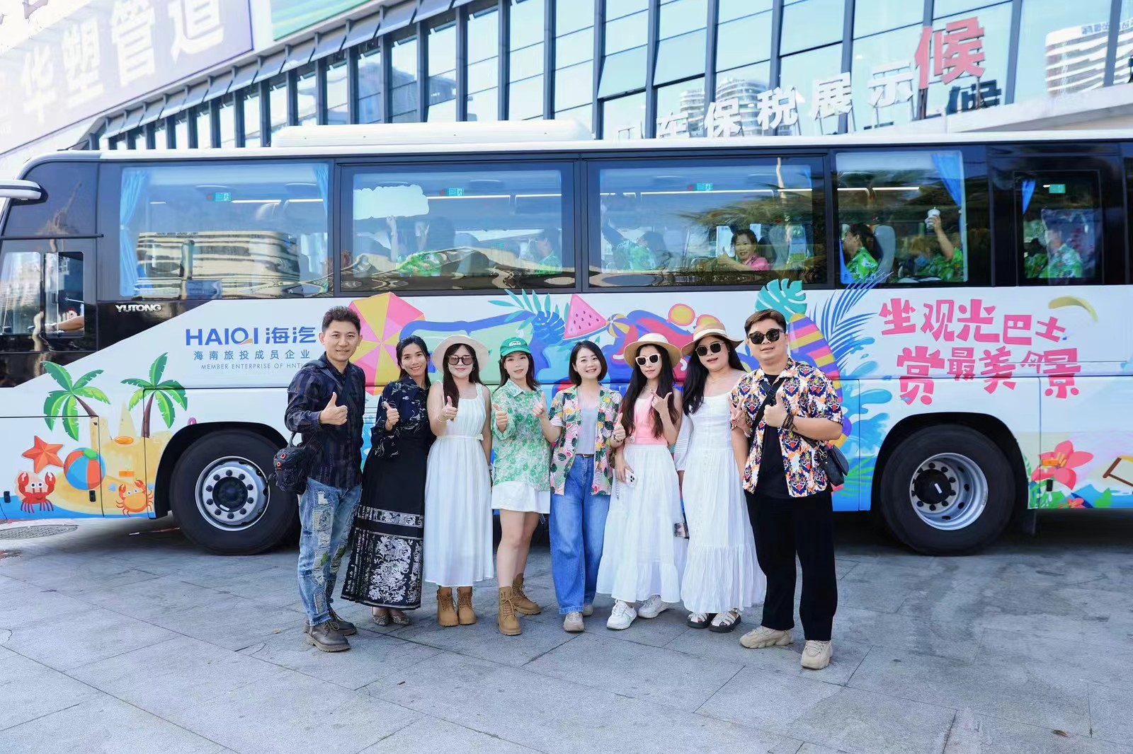 一路風光到海南！海南環島旅遊公路觀光巴士開通 引領遊客領略海南無限風光