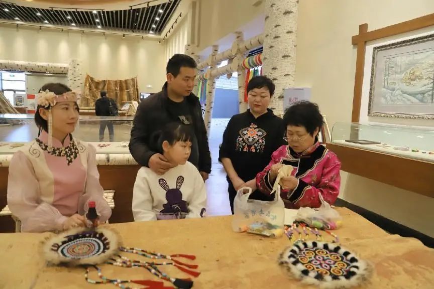 黑龍江塔河十八站鄉綜合文化站開展「文化進萬家 幸福中國年」系列活動