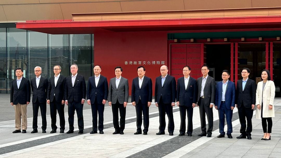 在港考察調研第6日 夏寶龍早上考察西九文化區 參觀香港故宮