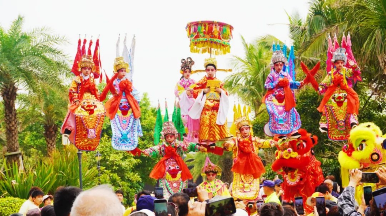 飄然若飛 吳川飄色華麗麗「飄」出圈