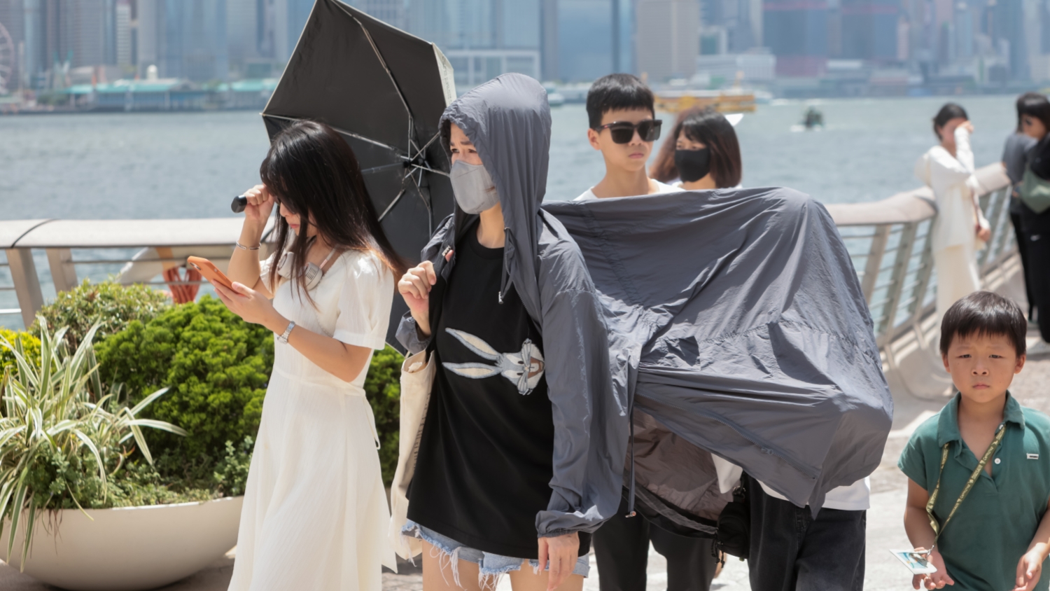 本港今日市區最高溫30度 未來一兩日天氣炎熱